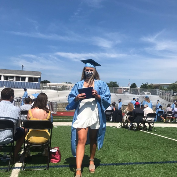 Meet your Posher, Lori - Picture 8 of 16